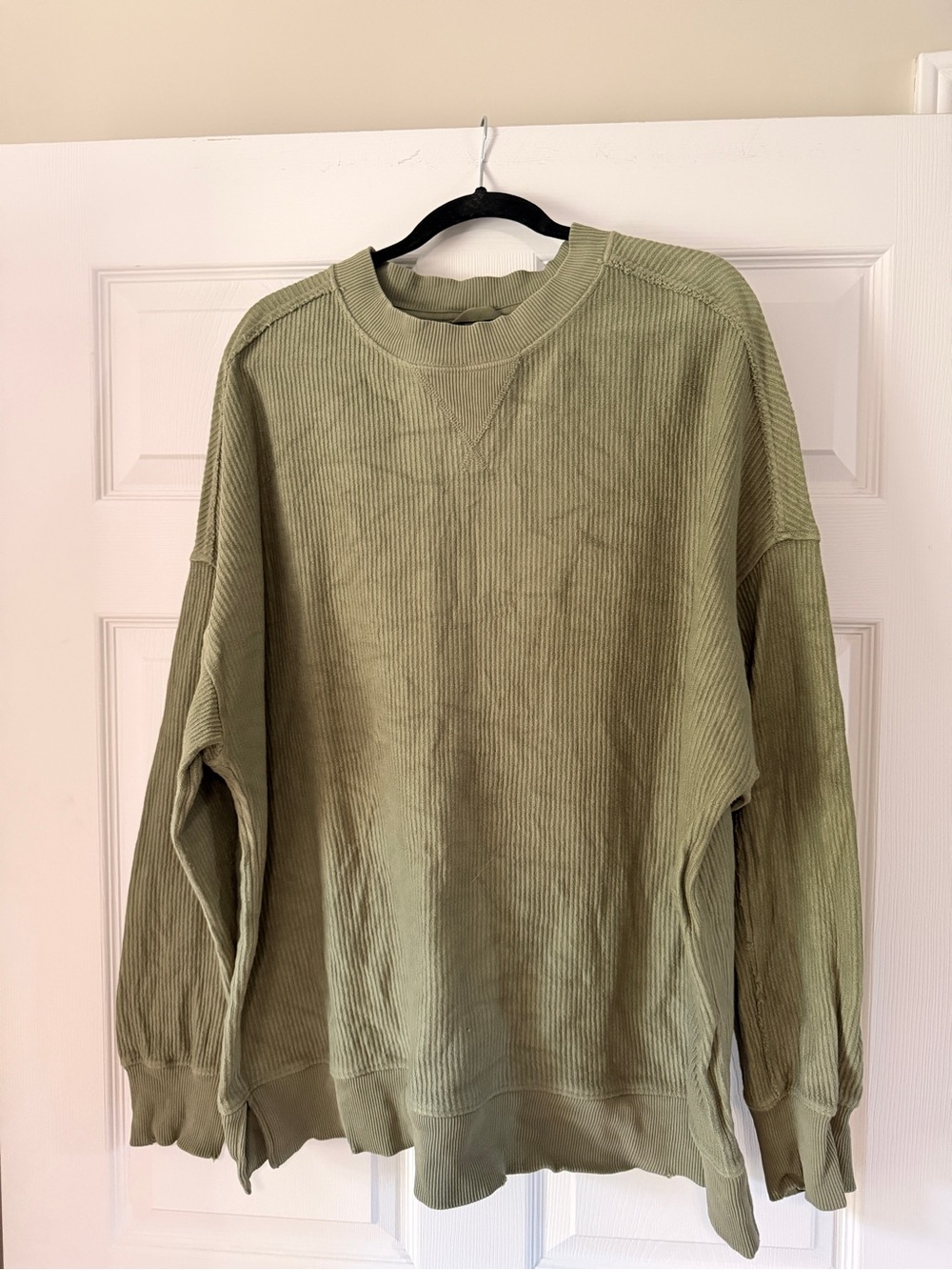 Women’s Crewneck Sweater in Olive Green